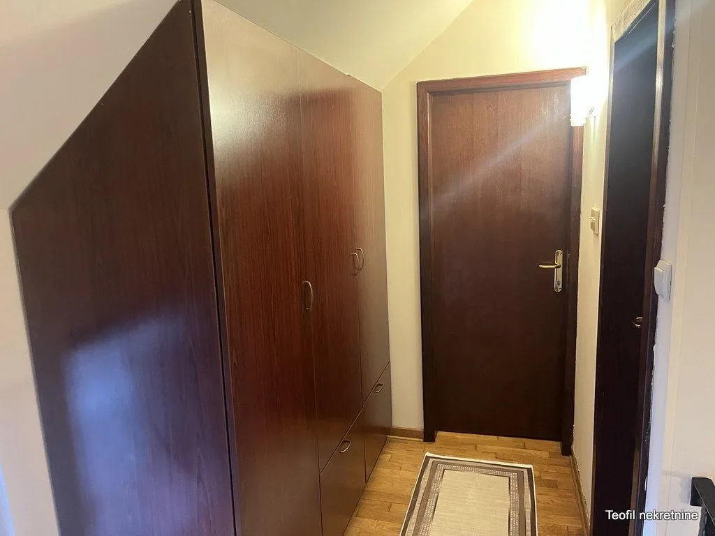 Izdavanje, trosoban stan, 81m², Surčin, Beograd