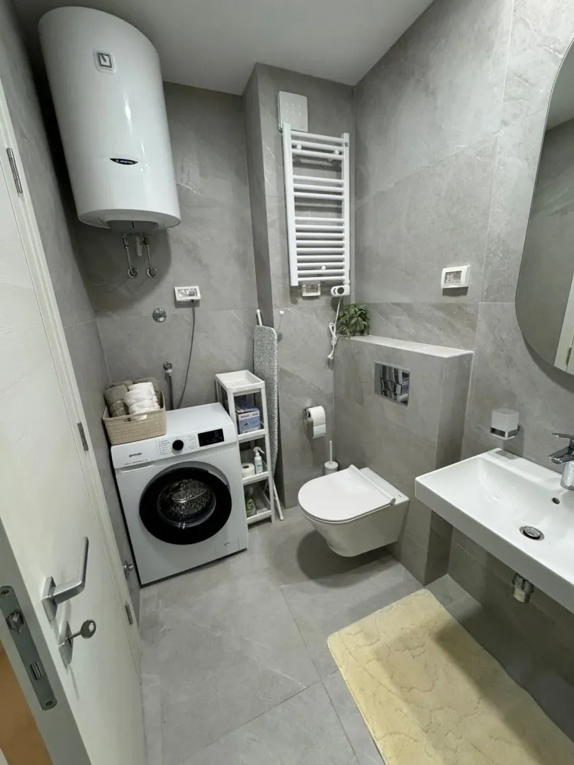 Izdavanje, jednosoban stan, 50m², Central Point, Podgorica