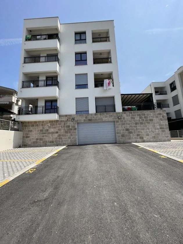 Prodaja, jednosoban stan, 48m², Tivat, Crna Gora