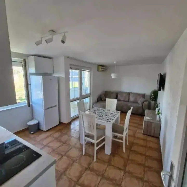 Sale, three bedroom apartment, 76m², Sutomore, Bar