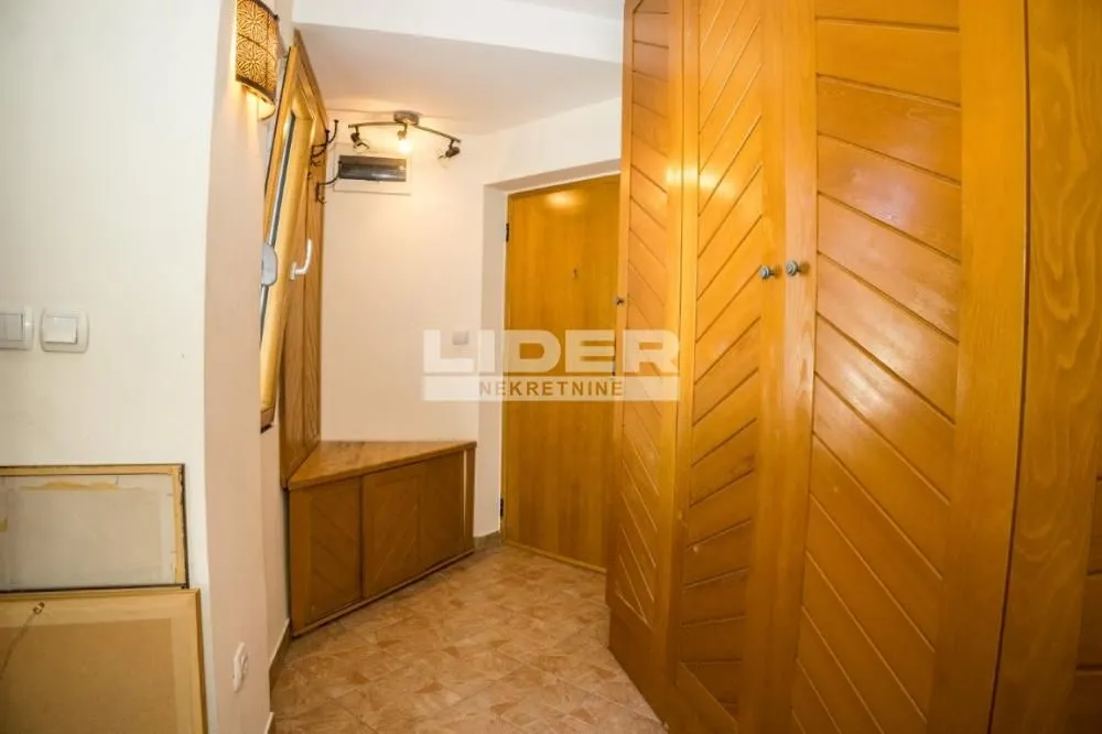 Sale, three bedroom apartment, 69m², Stari Grad, Beograd