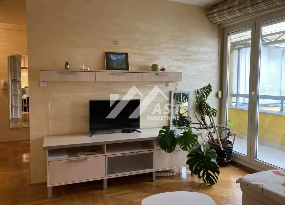 Izdavanje, jednosoban stan, 40m², Kej, Novi Sad Sve Podlokacije