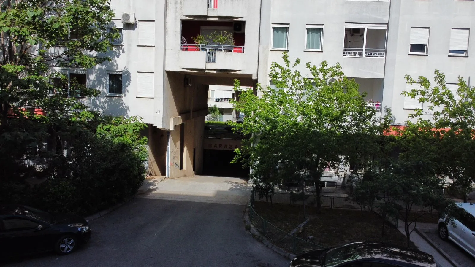 Rent, parking/garage, 15m², Blok 9, Podgorica