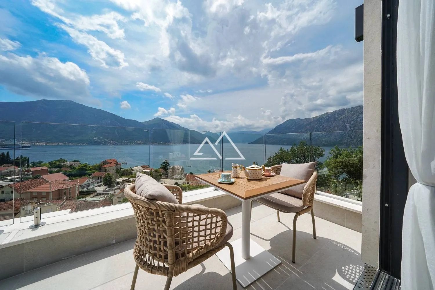 Sale, house, 412m², Dobrota, Kotor