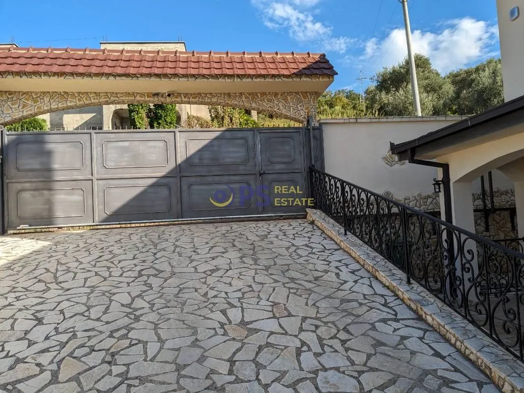 Sale, house, 240m², Bar, Crna Gora