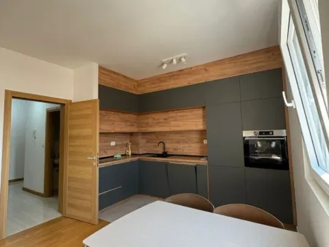 Izdavanje, dvosoban stan, 72m², New City, Podgorica - image 13