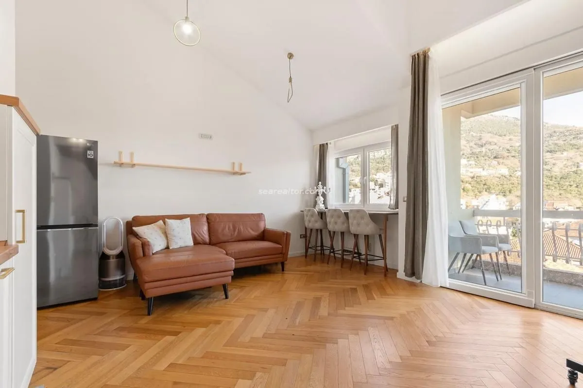 Prodaja, dvosoban stan, 68m², Tivat, Crna Gora
