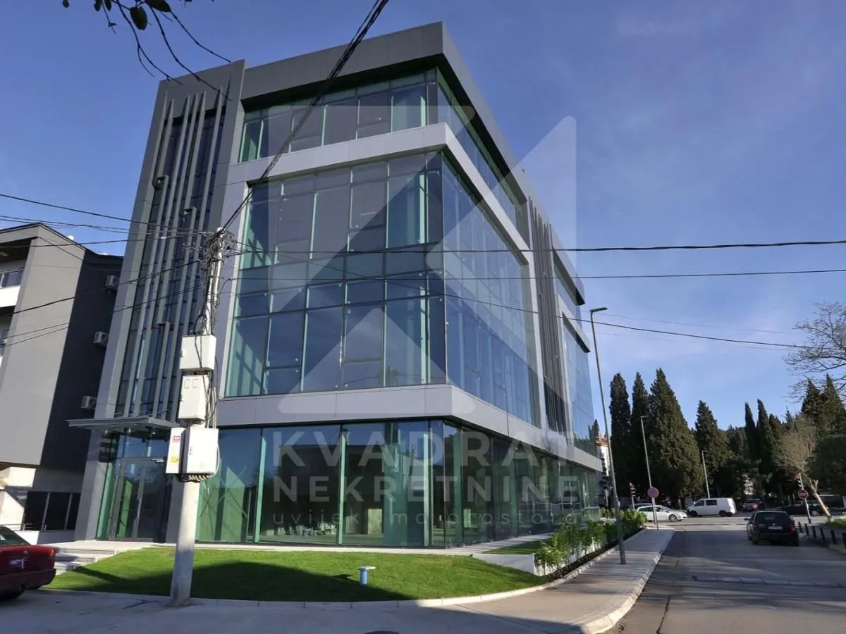 Rent, office space, 378m², Centar, Podgorica
