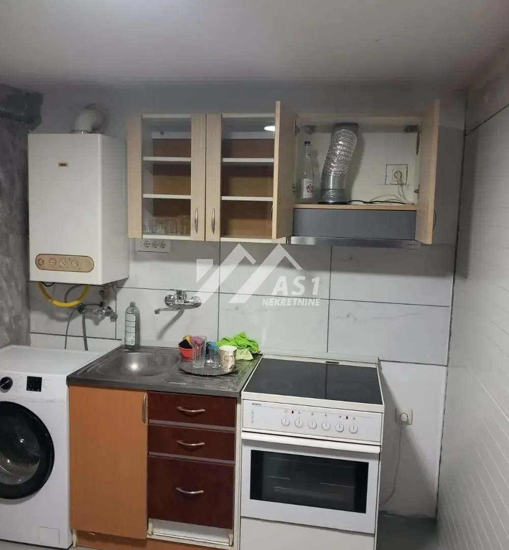 Izdavanje, stan, 18m², Adice, Novi Sad Sve Podlokacije