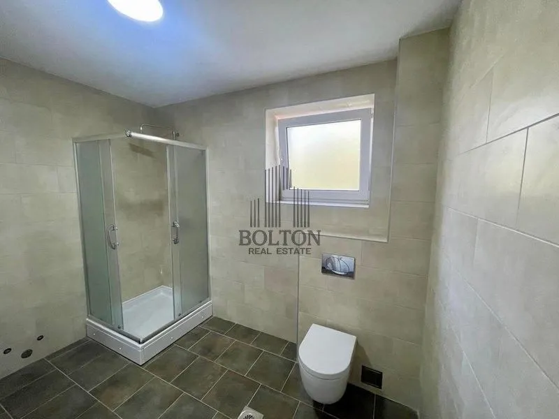 Prodaja, četvorosoban stan, 195m², Centar, Požarevac