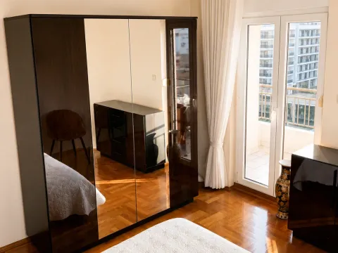 Izdavanje, trosoban stan, 103m², Pobrežje, Podgorica - image 8