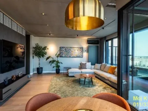 Rent, three bedroom apartment, 193m², Stari Grad, Beograd - image 2