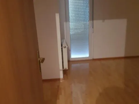 Izdavanje, četvorosoban stan, 116m², Palilula, Niš - image 15