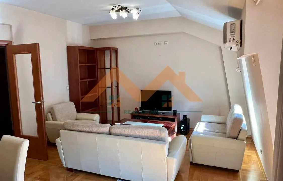 Izdavanje, jednosoban stan, 54m², City Kvart, Podgorica