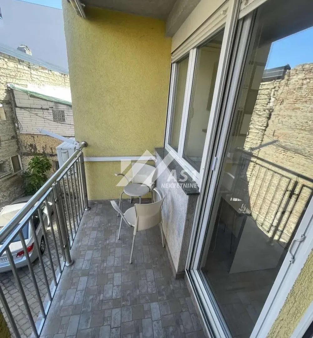 Izdavanje, četvorosoban stan, 80m², Rotkvarija, Novi Sad Sve Podlokacije