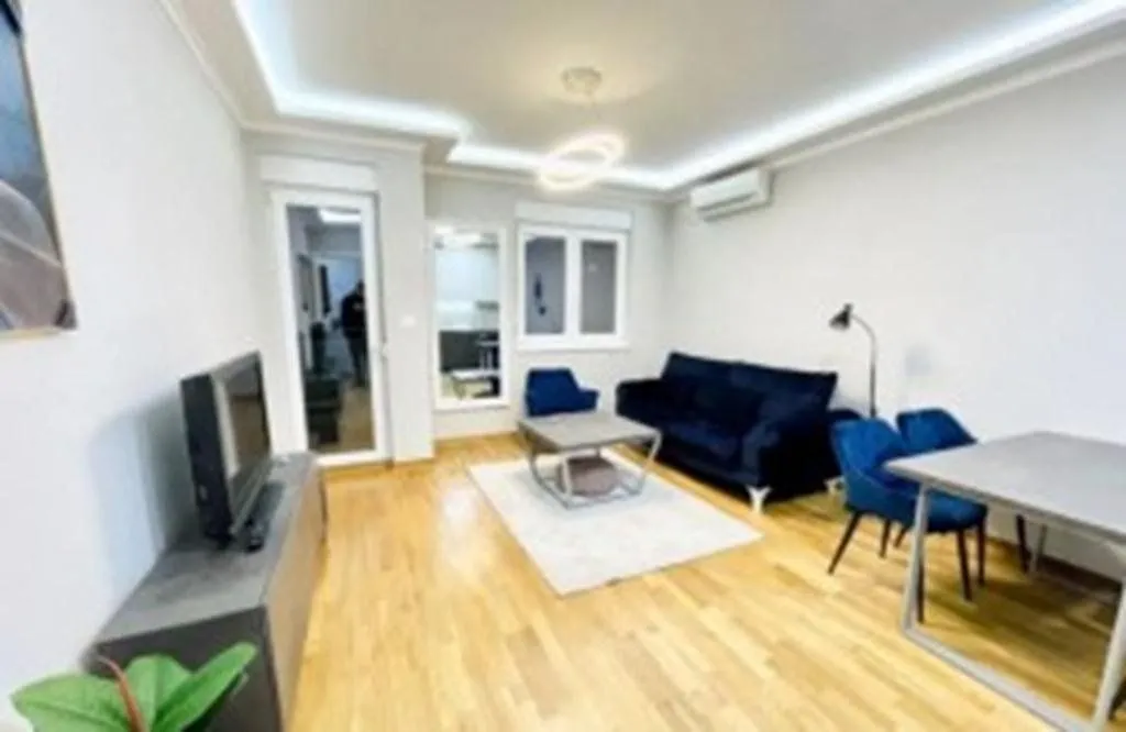Izdavanje, jednosoban stan, 50m², City Kej, Podgorica