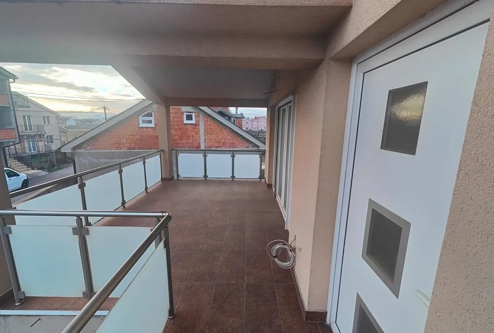 Prodaja, kuća, 250m², Karaburško Polje, Podgorica
