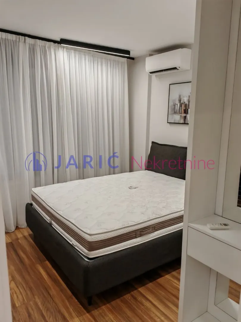 Izdavanje, dvosoban stan, 61m², Novi Beograd Blok 65, Novi Beograd Sve Podlokacije