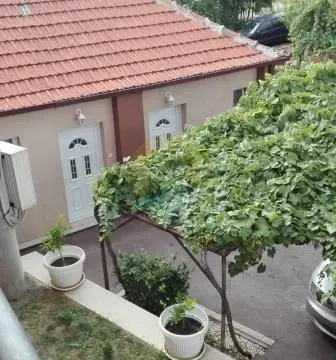 Sale, house, 800m², Momišići, Podgorica - image 8