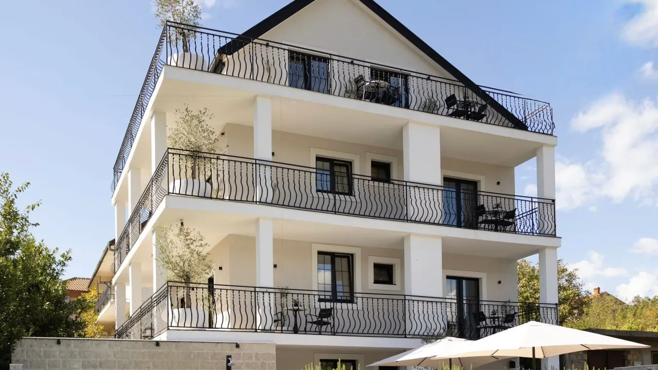 Sale, house, 424m², Tivat, Crna Gora