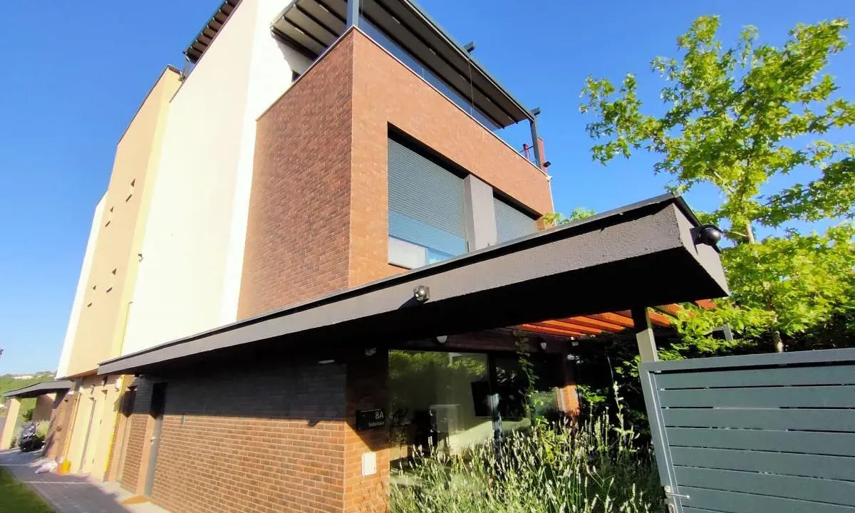 Izdavanje, kuća, 230m², Sremska Kamenica, Petrovaradin