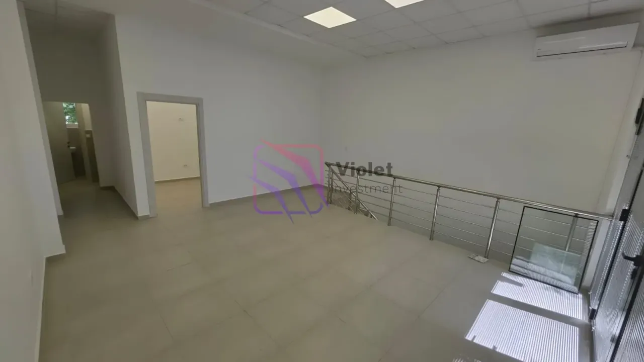 Izdavanje, poslovni prostor, 115m², Blok 9, Podgorica