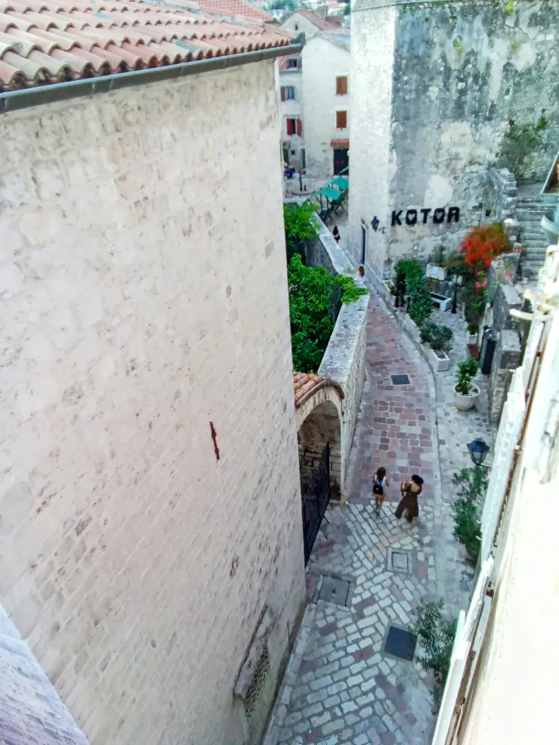 Prodaja, dvosoban stan, 75m², Stari Grad Kotor, Kotor