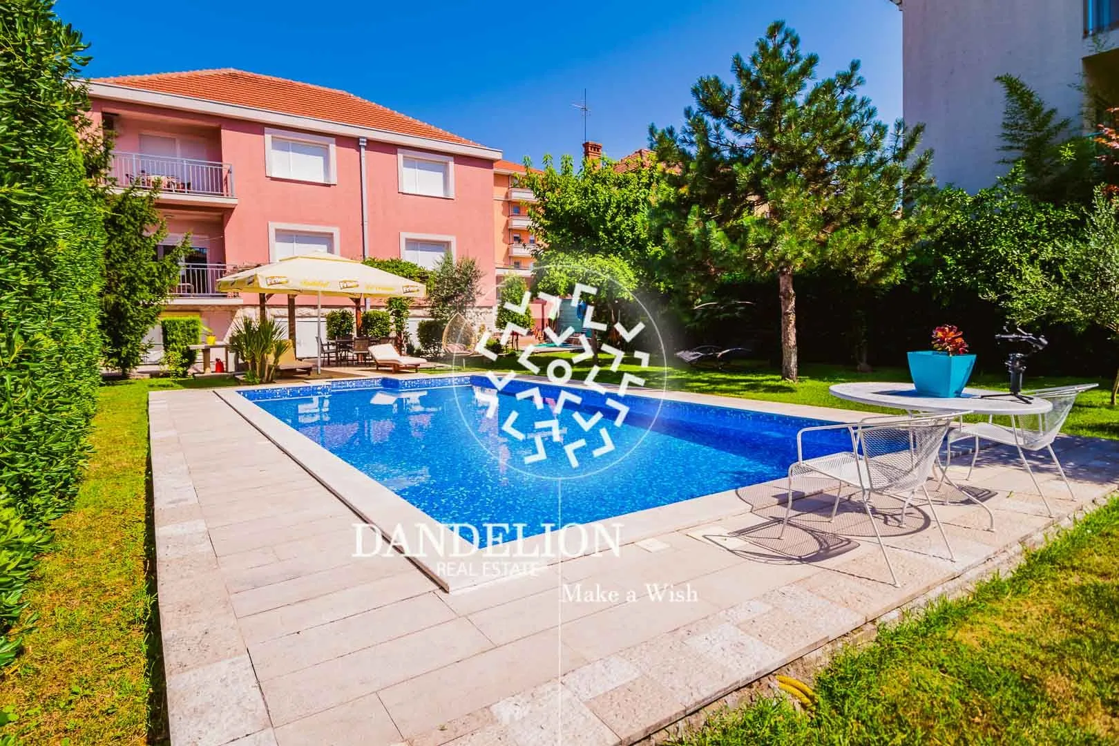 Izdavanje, kuća, 325m², Gorica C, Podgorica