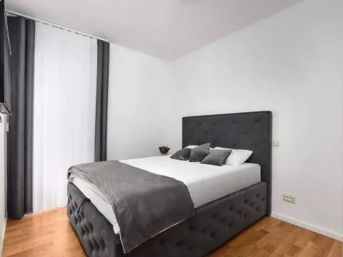 Prodaja, dvosoban stan, 74m², Dobrota, Kotor - image 5