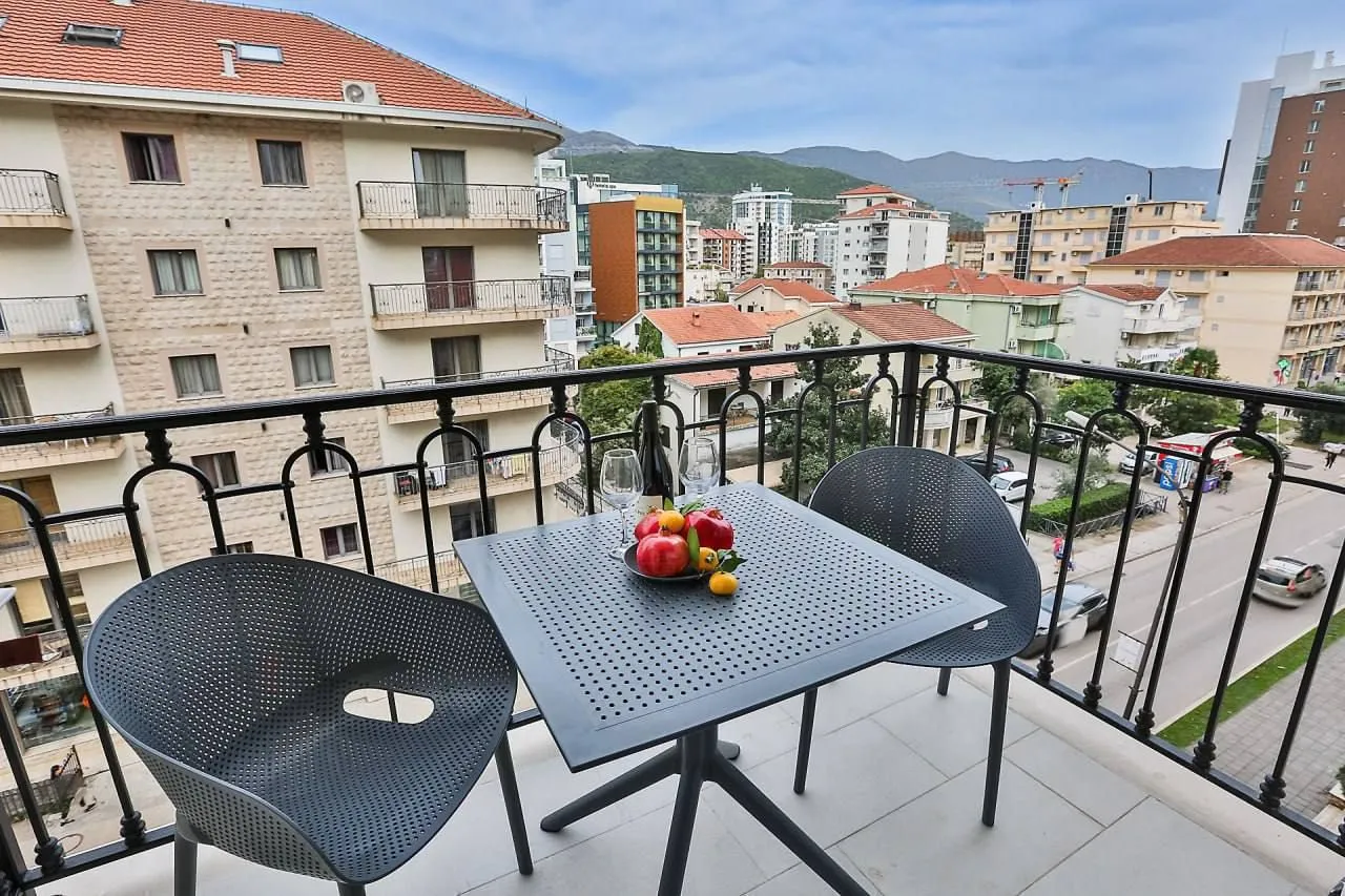 Rent, one bedroom apartment, 51m², Budva, Crna Gora