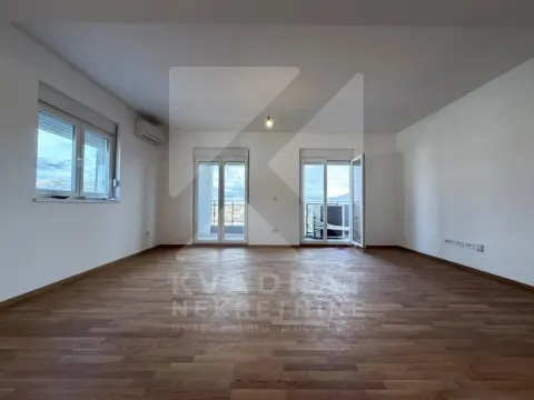 Prodaja, trosoban stan, 104m², Stari Aerodrom, Podgorica - image 2