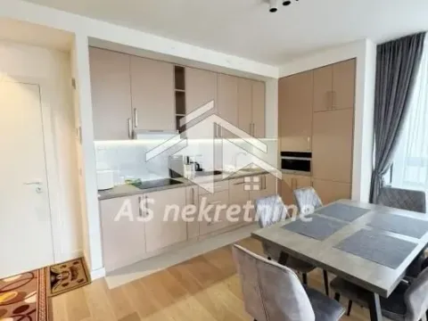 Izdavanje, trosoban stan, 84m², Savski Venac, Beograd - image 6