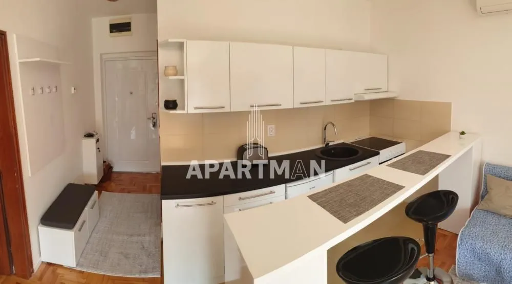 Sale, two bedroom apartment, 40m², Uciteljsko Naselje, Zvezdara Sve Podlokacije