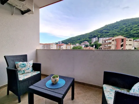 Izdavanje, garsonjera, 34m², Budva, Crna Gora - image 12