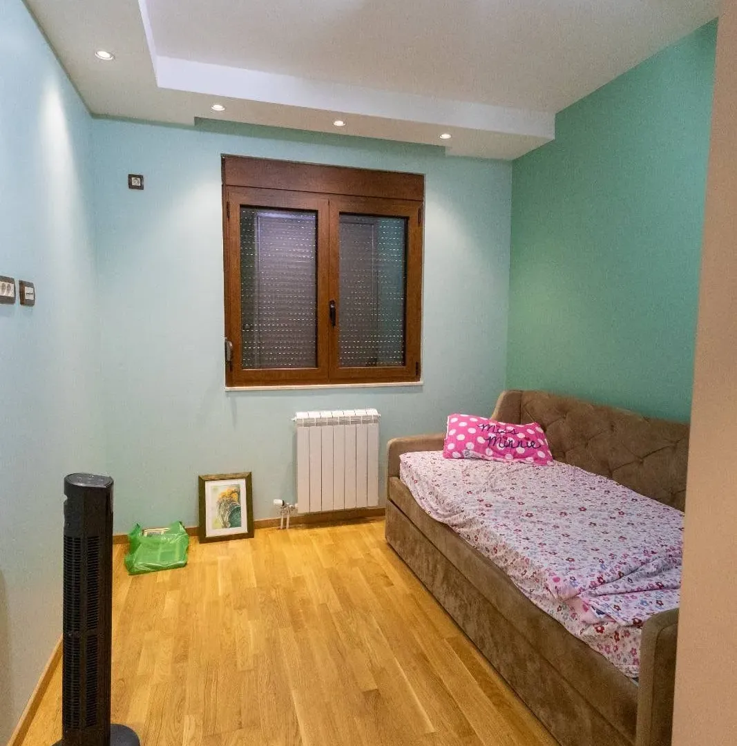 Izdavanje, kuća, 220m², Ćurilac, Danilovgrad