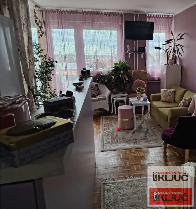 Prodaja, dvosoban stan, 50m², Socijalno, Novi Sad Sve Podlokacije