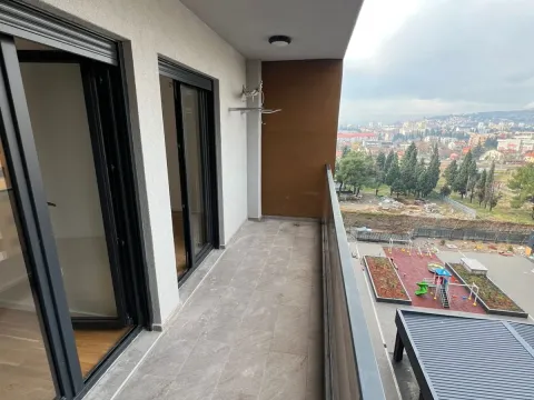Prodaja, dvosoban stan, 65m², Stari Aerodrom, Podgorica - image 2
