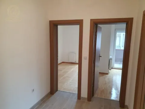 Izdavanje, četvorosoban stan, 116m², Palilula, Niš - image 16