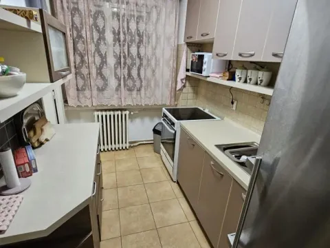 Izdavanje, trosoban stan, 80m², Slavija, Vračar Sve Podlokacije - image 12