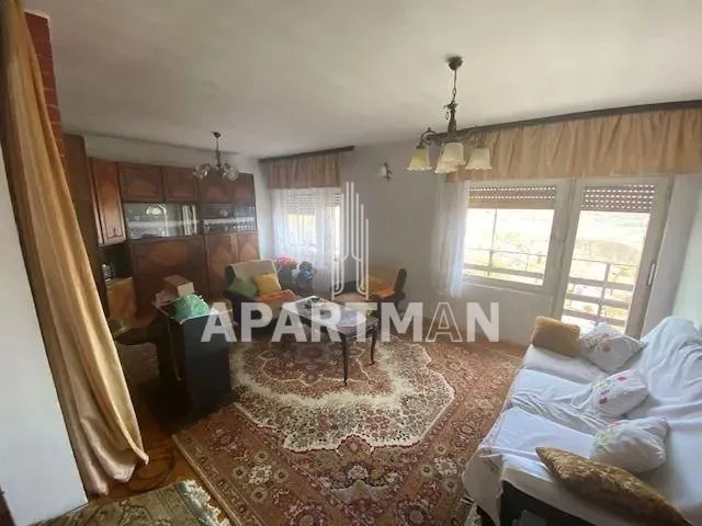 Prodaja, kuća, 330m², Centar, Topola