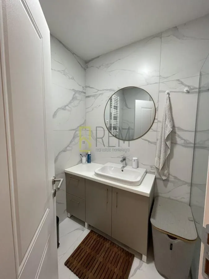 Prodaja, dvosoban stan, 90m², Zabjelo, Podgorica