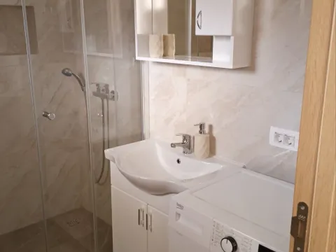 Izdavanje, jednosoban stan, 40m², Dumidran, Tivat - image 4