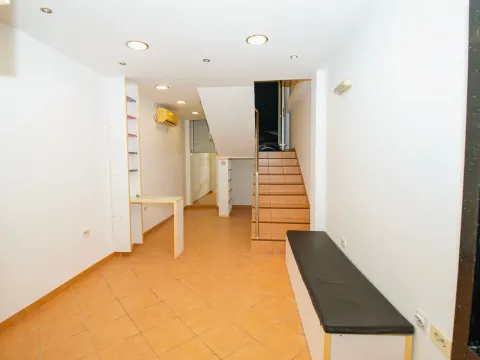 Izdavanje, poslovni prostor, 46m², Centar, Podgorica - image 3
