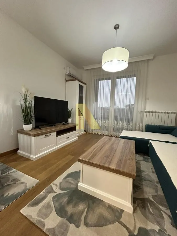 Izdavanje, jednosoban stan, 42m², Bulevar Evrope, Novi Sad Sve Podlokacije