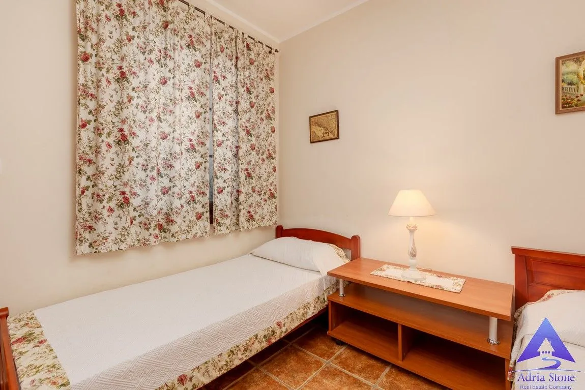 Prodaja, dvosoban stan, 84m², Kostanjica, Kotor