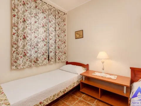 Sale, two bedroom apartment, 84m², Kostanjica, Kotor - image 12