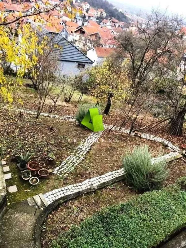 Prodaja, kuća, 272m², Palilula, Niš