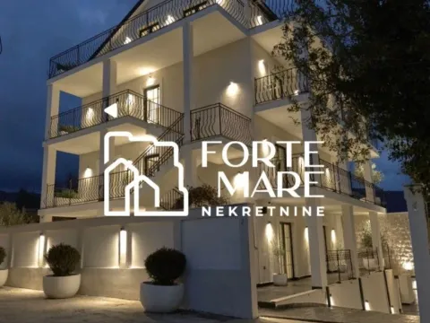 Prodaja, kuća, 424m², Tivat, Crna Gora