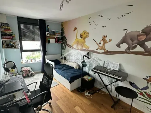 Izdavanje, trosoban stan, 93m², Južni Bulevar, Vračar Sve Podlokacije - image 9