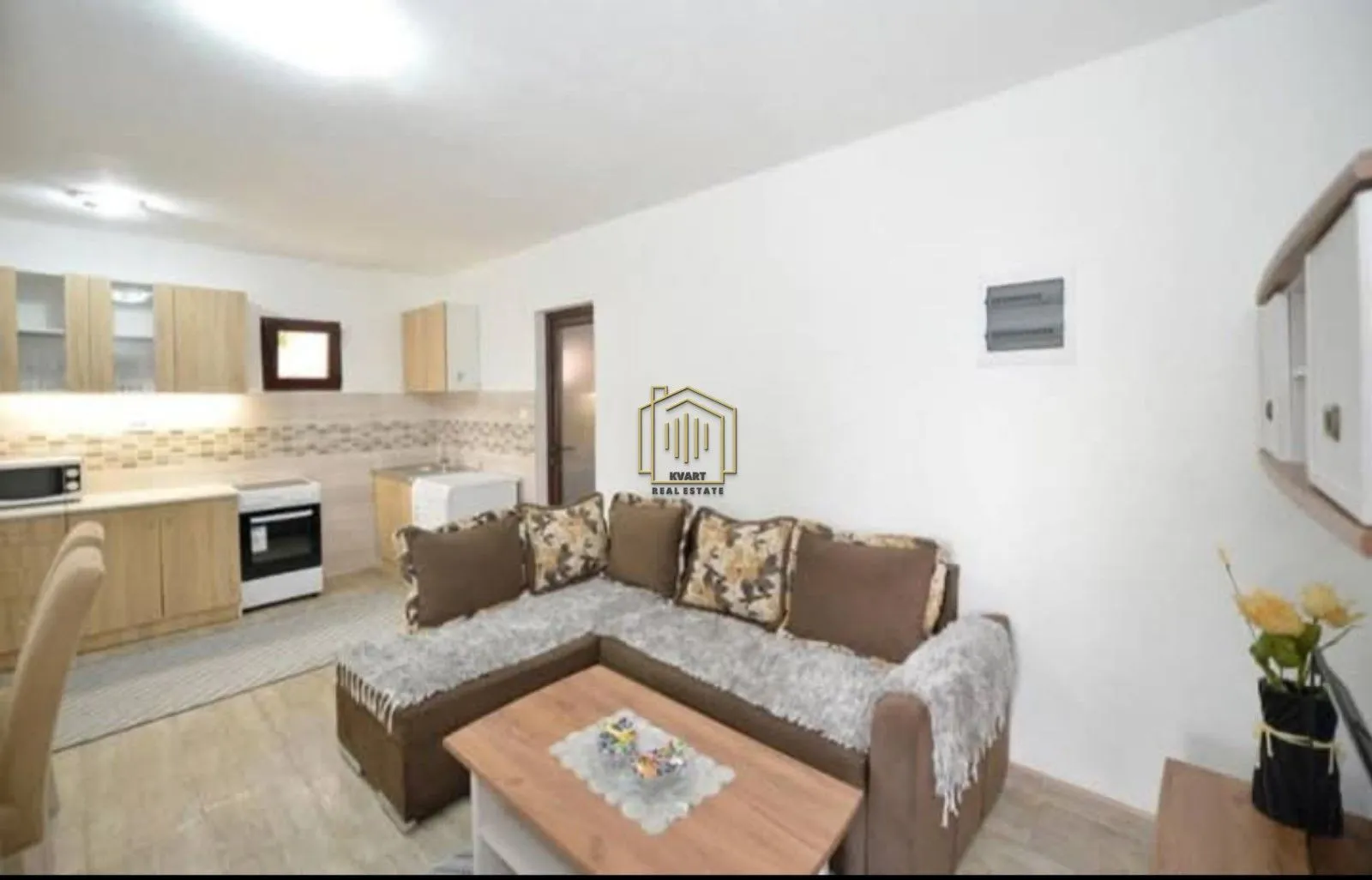 Izdavanje, jednosoban stan, 50m², Škaljari, Kotor